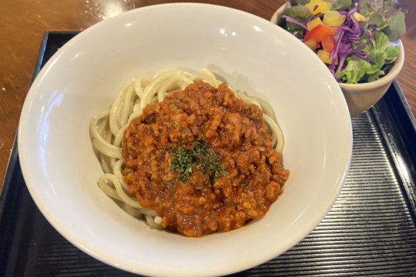 道産合いびき肉の ミートソースパスタ