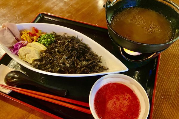 赤黒とろろつけ麺